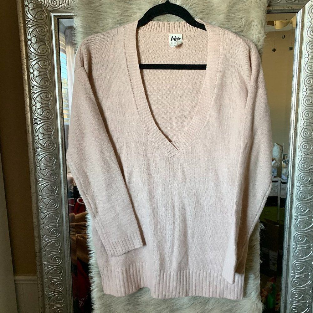 XS pale pink v neck sweater